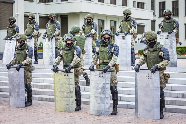 Soldaten Het Belangrijkste Onafhankelijkheidsplein Buurt Van Het Regeringshuis Tijdens Vreedzaam — Stockfoto