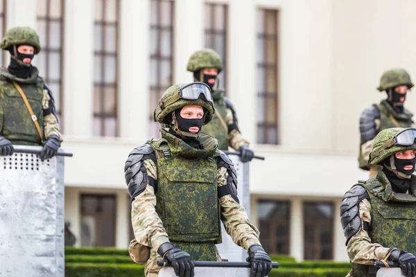 Soldaten Het Belangrijkste Onafhankelijkheidsplein Buurt Van Het Regeringshuis Tijdens Vreedzaam — Stockfoto