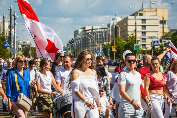 Щасливі Люди Під Час Найбільших Мирних Протестів Історії Білорусі Проти — стокове фото