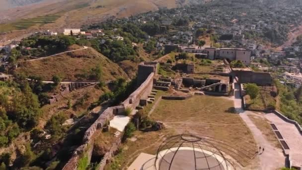 Burg Gjirokastra Albanien Drohnenansicht — Stockvideo