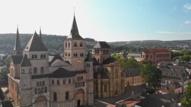 Kiliselerin ve kalelerin havadan görünüşü 