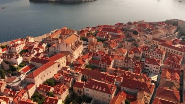 Luchtfoto van de Kroatische stad Dubrovnik — Stockvideo
