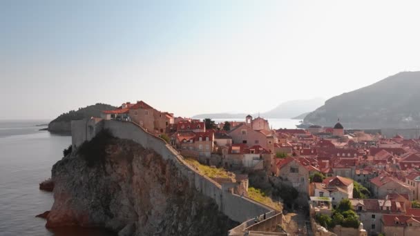 Vista aérea de la ciudad croata Dubrovnik — Vídeo de stock
