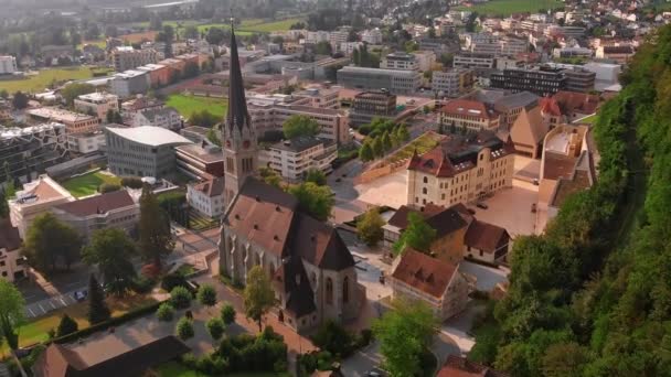 Vaduz är Liechtensteins huvudstad — Stockvideo