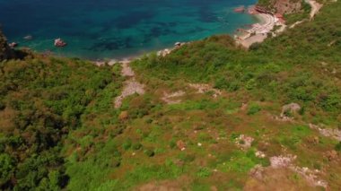 Sveti Stefan, Karadağ 'da küçük bir ada ve tatil beldesi