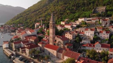 Perast kenti hava görüntüsü Karadağ