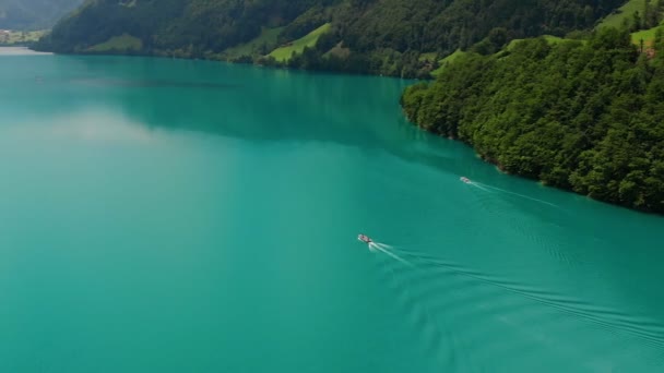 Farbenfroher grüner See an den Alpen Schweiz Europa — Stockvideo