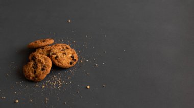 Çikolata cips ile lezzetli kurabiye, herkes ile zevk.