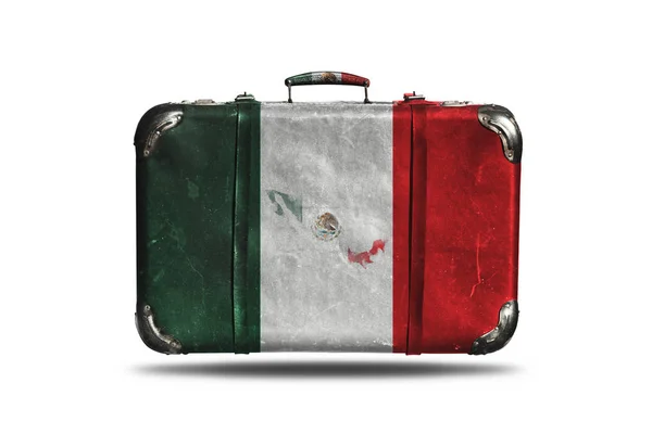Mala de couro vintage de viagem com bandeira do México e mapa do país isolado em fundo branco — Fotografia de Stock