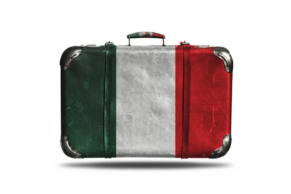 Travel vintage läder resväska med flagga av Mexiko isolerade på vit bakgrund — Stockfoto