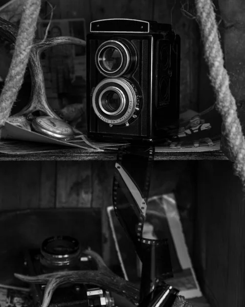 Vintage Filmcamera Oude Foto Oude Houten Kist — Stockfoto