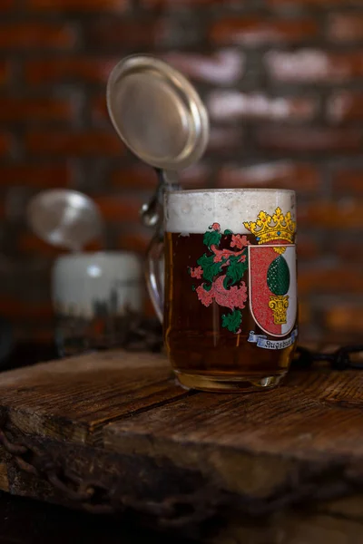 Traditionelles Deutsches Bier Mit Silbernem Deckel — Stockfoto