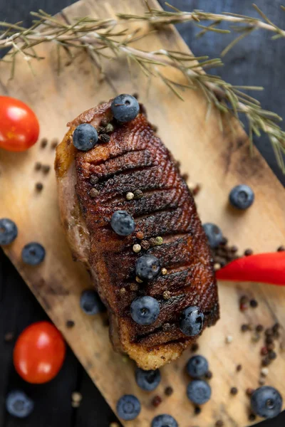 Goose Breast Christmas Roast Blueberries Tomatoes Red Peppers Rosemary Served — Stock Photo, Image