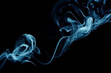 Siyah üzerine mavi duman