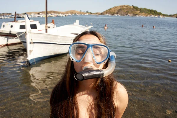 Funny Little Girl Beach Diving Mask Making Silly Face Closed — Stock Photo, Image