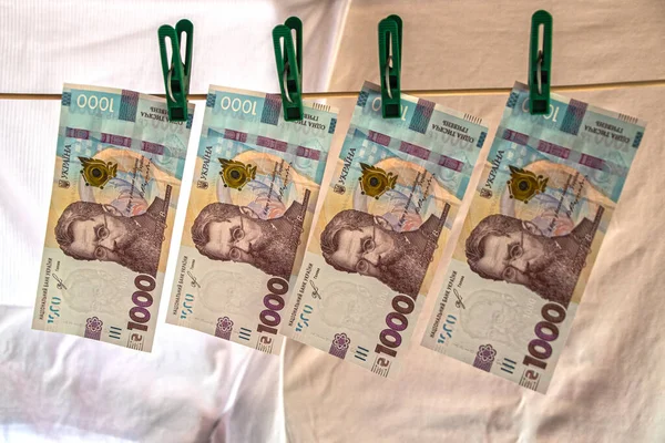 Ukrainisches Geld Hängt Und Hängt Zum Trocknen Einer Wäscheleine Die — Stockfoto