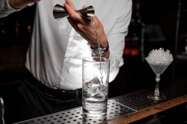 Çelik ölçme dan trasparent alkollü içki ekleme barmen Kupası çubuğunda buzlu cam içine sayaç