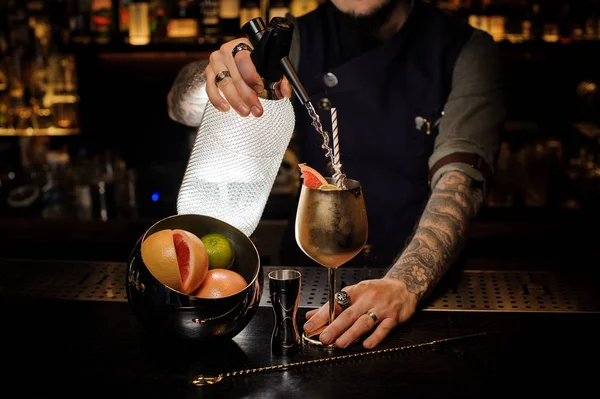 Professional Bartender Adding Drink Syphon Cocktail Copper Cup Steel Bar — Stock Photo, Image