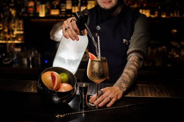 İçki kokteyl bakır fincan çelik tesisler ekleme barmen bar counter