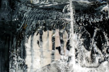 Büyük açık süslü buz küp içindeki küçük bir veinlets için güzel bir arka plan ile doku