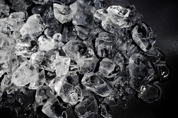 Textured Background Small Clear Ice Cubes Heap Dark Background — Stock Photo, Image