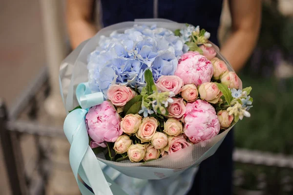 Girl Blue Dress Holding Her Hands Beautiful Bouquet Pink Peonies — Stock Photo, Image