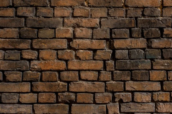 Schäbiges Gebäude Braune Ziegel Außenwand Aus Altem Material Mit Dunklen — Stockfoto