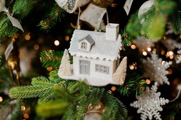Stylish Christmas Tree Decorative Toy Shape White House Covered Snow — Stock Photo, Image