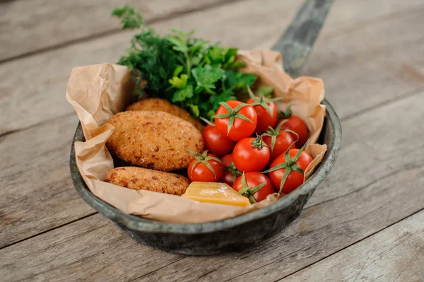 Delicious traditional georgian dish Mchadi in the pot — Stock Photo, Image