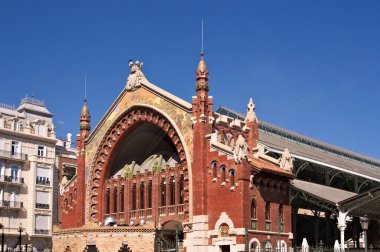 Mart 2017. Valencia, İspanya. Valencia 'daki Mercat de Colon' un modernist yüzü. Şehir eğlence ve restoran merkezi.