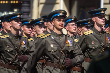 St. Petersburg, Rusya-24 Haziran 2020: Büyük Vatanseverlik Savaşı 'nın 75. yıldönümü onuruna zafer geçidi.
