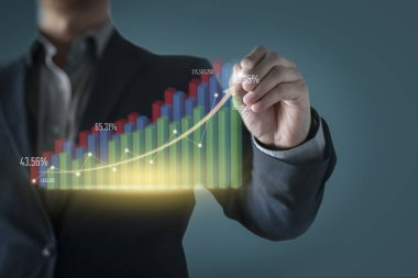 sanal gerçeklik kar grafik ile işadamı. İş teknolojisi ve dijital pazarlama kavramı.