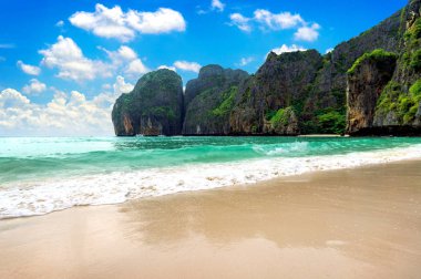Tayland Phi Phi adasında Maya bay.