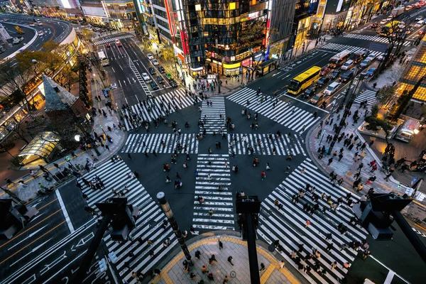 Vista aérea de la intersección en Ginza, Tokio, Japón por la noche . —  Fotos de Stock
