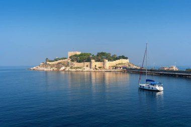 Guvercinada şatosu Kusadasi, Türkiye.