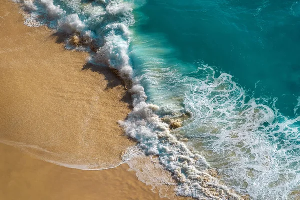 Légi Kilátás Ocean Wave Kelingking Beach Nusa Penida Sziget Bali — Stock Fotó