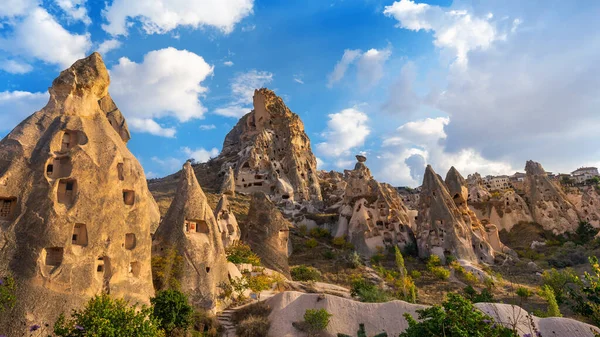 土耳其Cappadocia Uchisar村的洞穴住房 — 图库照片