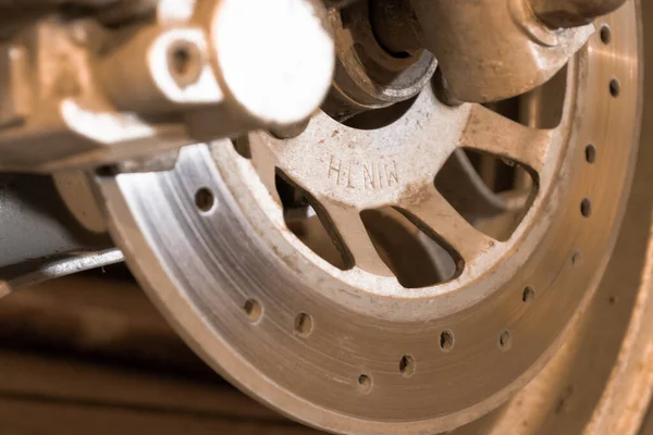 Scooter 'ın ön tekerlek fren diski.