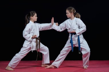 Çocuklar eğitim karate