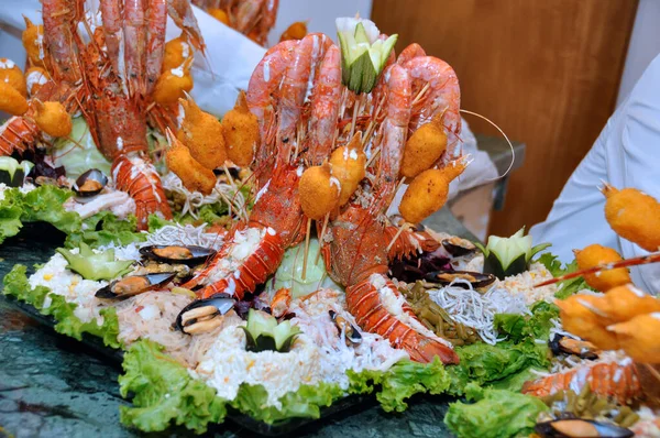 Ensalada Con Camarones Para Bodas Eventos Ensaladas Boda — Foto de Stock