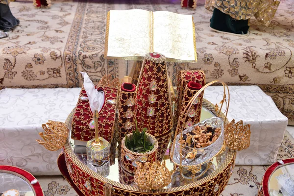 Marockanska Tyafer Traditionella Presentförpackningar För Bröllopsceremonin Dekorerad Med Utsmyckade Gyllene — Stockfoto
