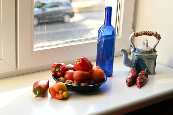 Masada kırmızı biberli ve baharatlı cam.