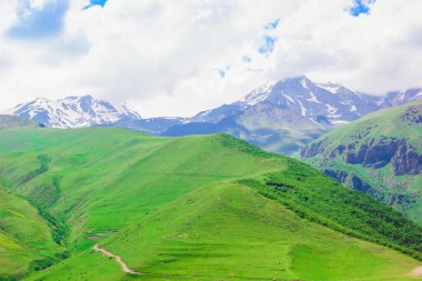 Dağ tepelerinin hava manzarası, dağ manzarası