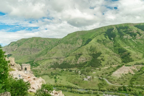 Панорамный Вид Пещерный Монастырь Вардзия Вид Монастыря Ванну Реки Зеленые — стоковое фото