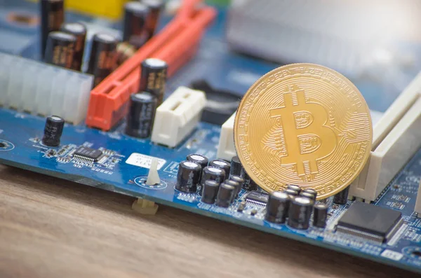 Bitcoin Auf Einem Computerchip Mit Prozessor — Stockfoto