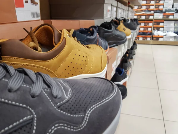 Herenschoenen Koop Een Schoenenwinkel — Stockfoto