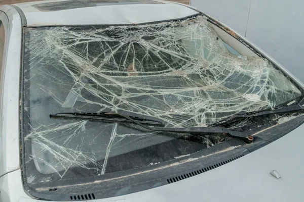 Gebroken Voorruit Van Auto Grijs Veel Scheuren Het Glas — Stockfoto