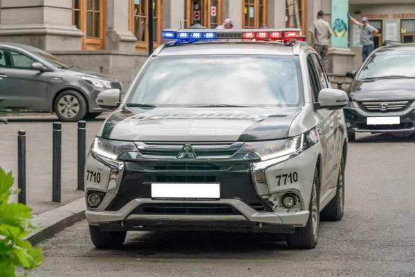 Тбилиси Грузия Июня 2019 Года Полицейская Машина Включенными Маяками Асфальтированной — стоковое фото