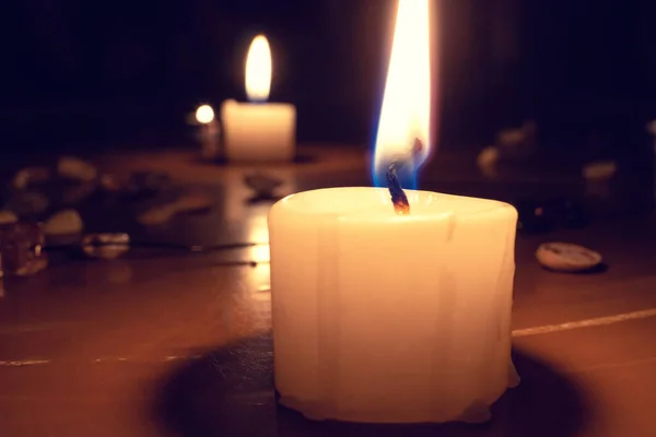 Μεγάλο Λευκό Αναμμένο Κερί Από Κοντά Έννοια Της Μαγείας Μαντεία — Φωτογραφία Αρχείου