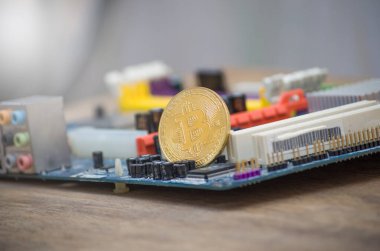 İşlemcisi olan bir bilgisayar çipinde bitcoin